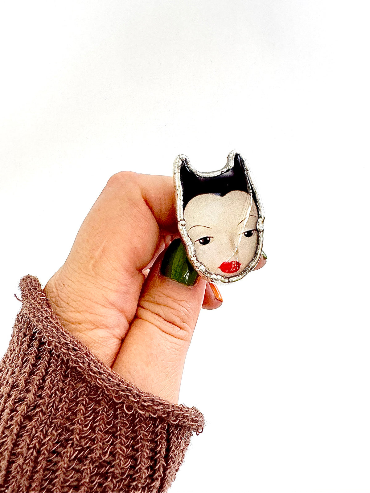 doll face statement ring, fine silver, size 8.5