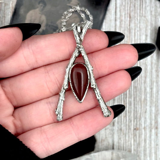 Carnelian Crystal Necklace in Silver / Sticks & Stones Collection