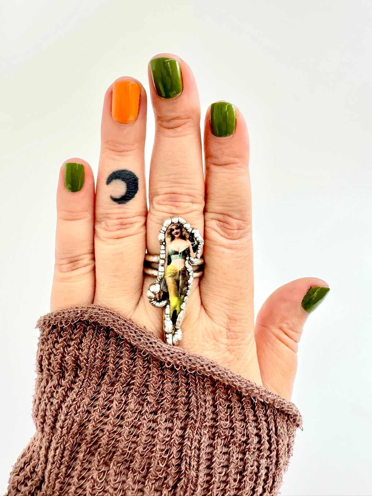 The Weirdlings Collection - Retro Pin-up Girl Ring | Size 9 | Fine Silver