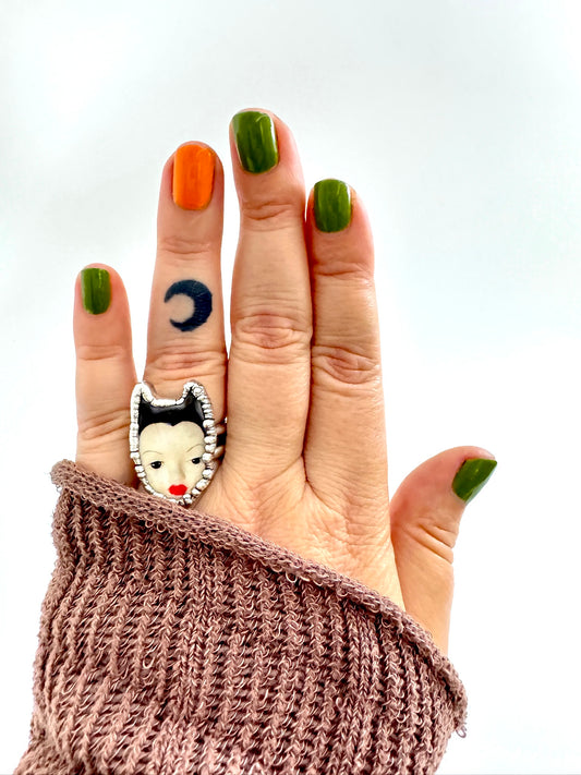 red lips doll head ring, fine silver, size 7