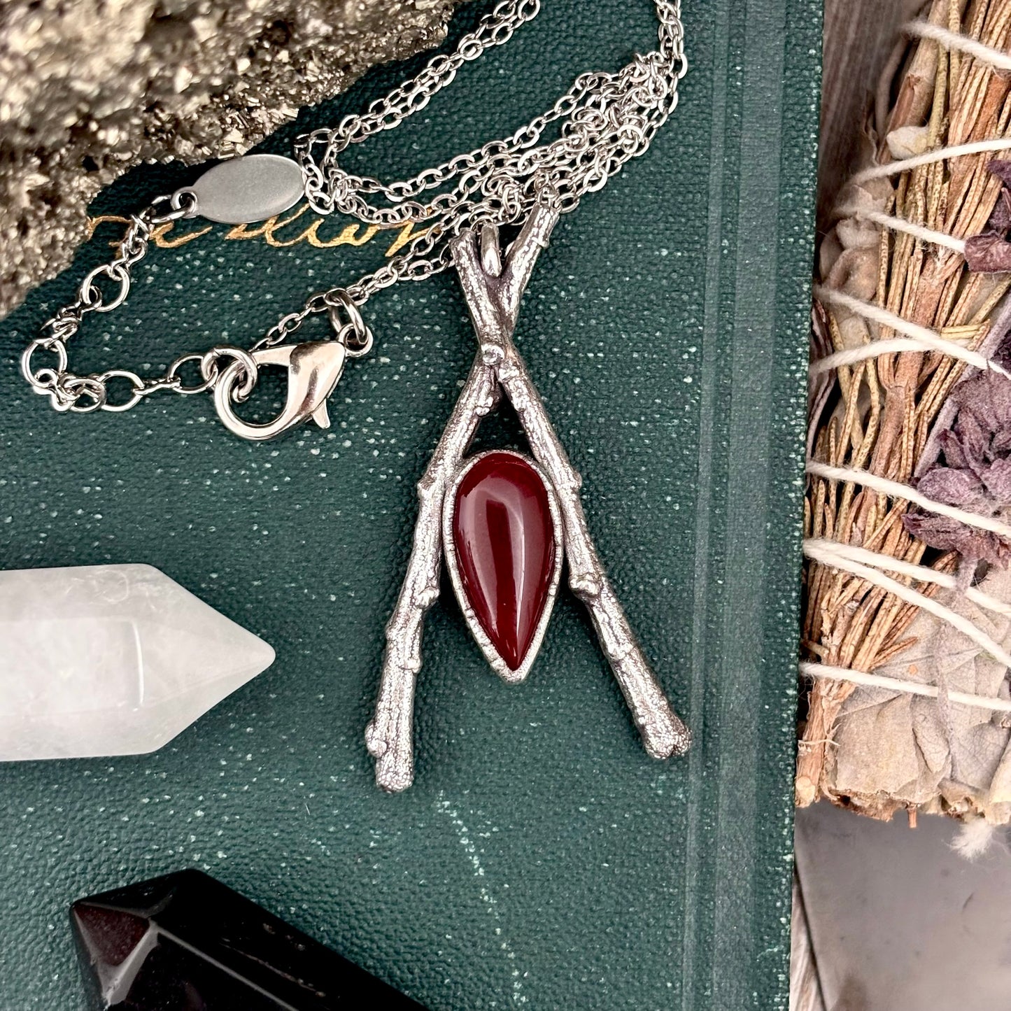 Carnelian Crystal Necklace in Silver / Sticks & Stones Collection