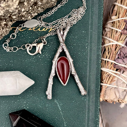 Carnelian Crystal Necklace in Silver / Sticks & Stones Collection
