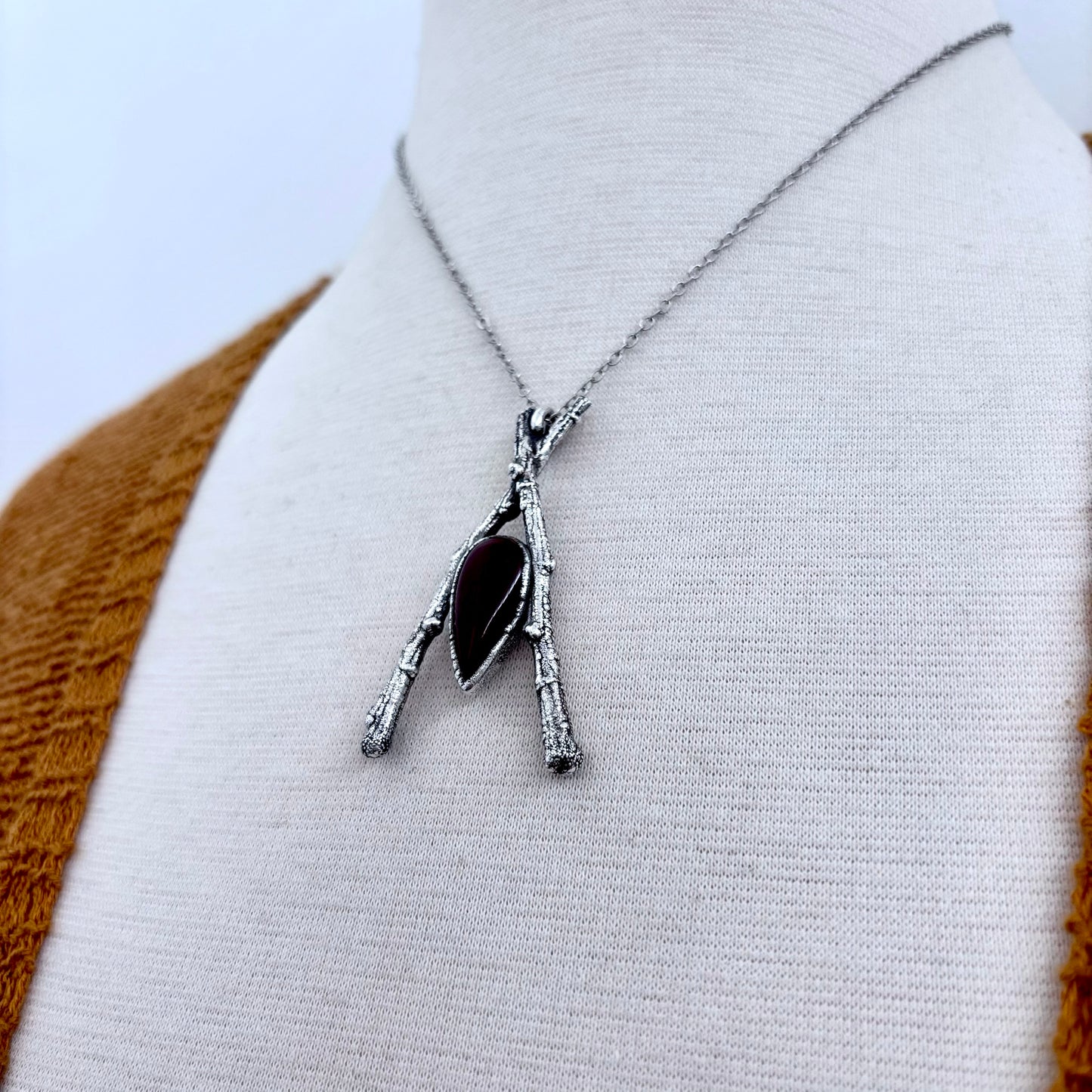 Carnelian Crystal Necklace in Silver / Sticks & Stones Collection