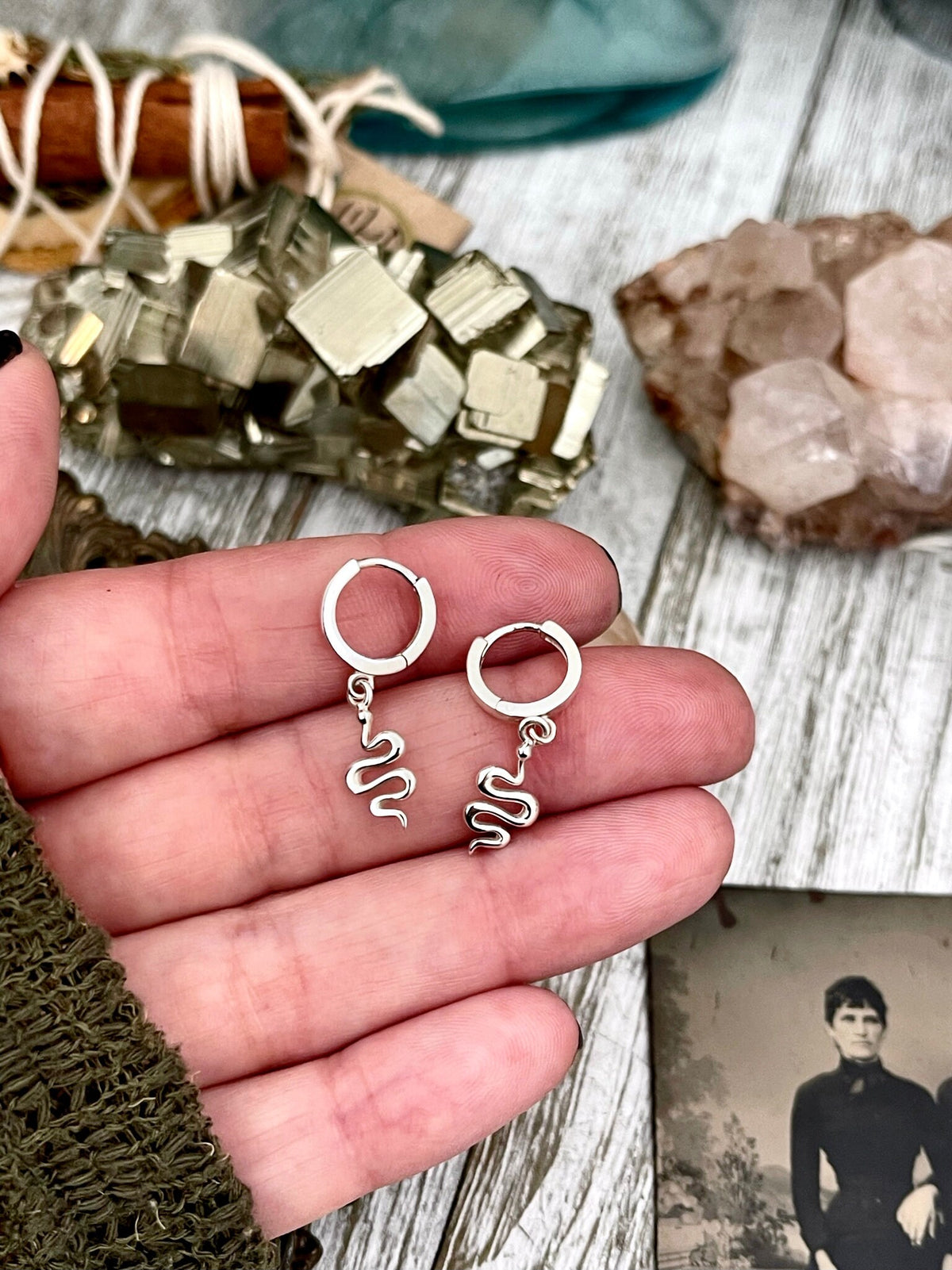 Sterling Silver Huggie Hoop with Mini Snakes 27x11mm / Sterling Silver Earrings