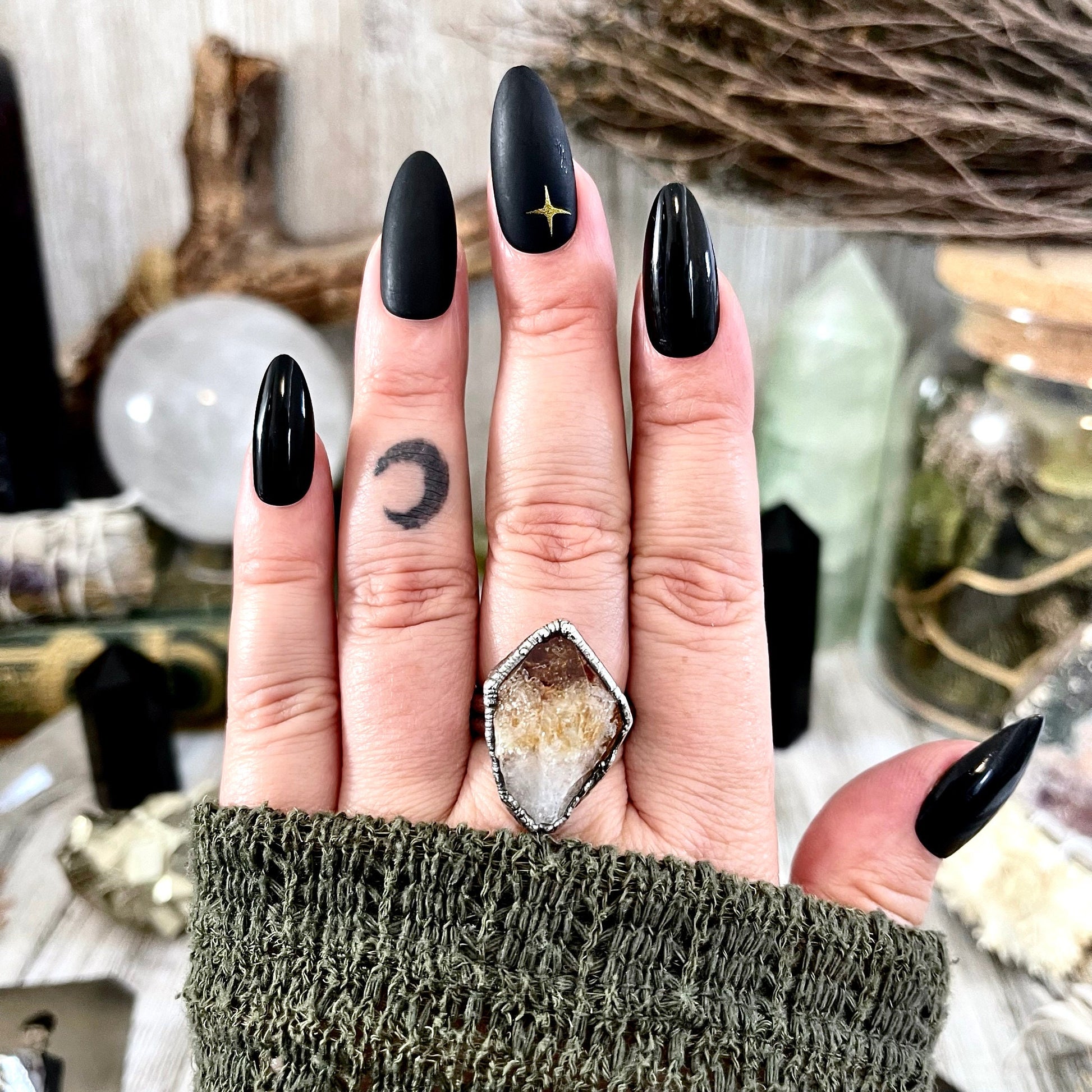 Raw Citrine Crystal Ring in Fine Silver Medium Size 5 6 7 8 9 // Witchy Jewelry Yellow Gemstone Ring December Birthstone Jewelry Gift