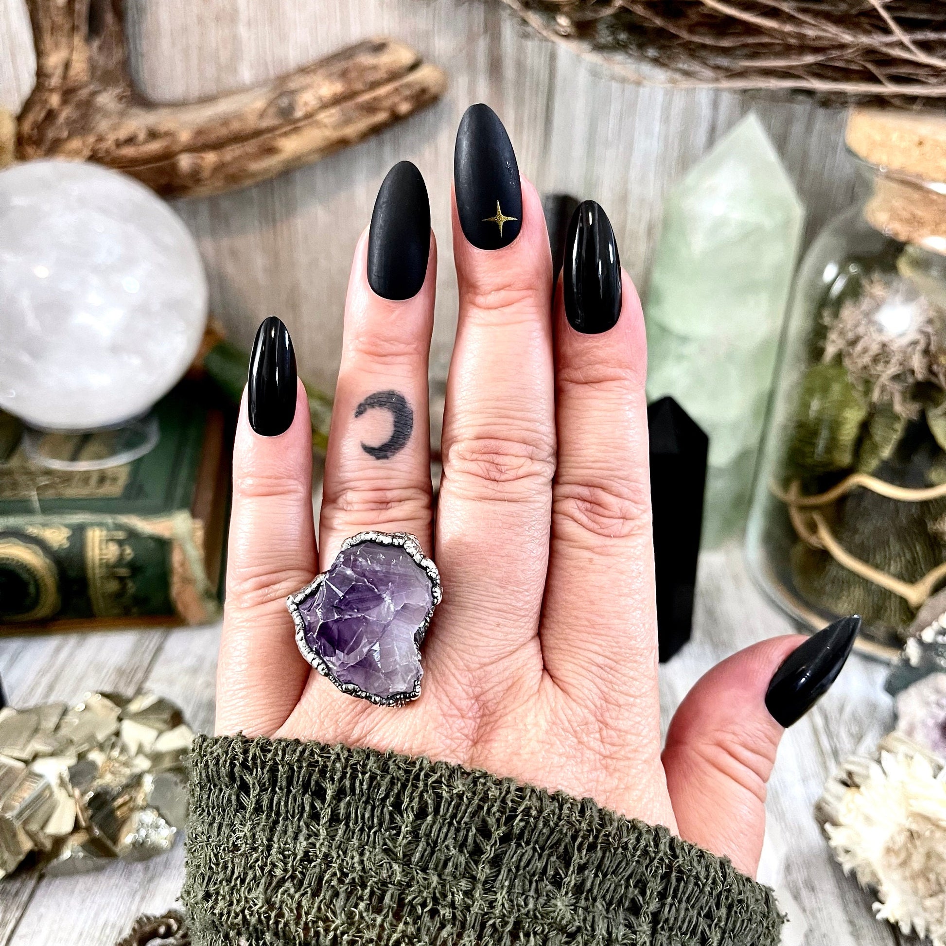 Raw Amethyst Purple Crystal Ring in Fine Silver Medium Size 5 6 7 8 9 // February Birthstone Jewelry / Boho Festival Jewelry Gemstone Ring