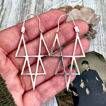 Sterling Silver Geometric Point Earring.