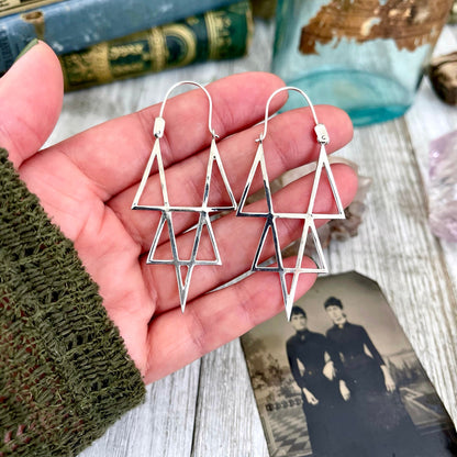 Sterling Silver Geometric Point Earring.