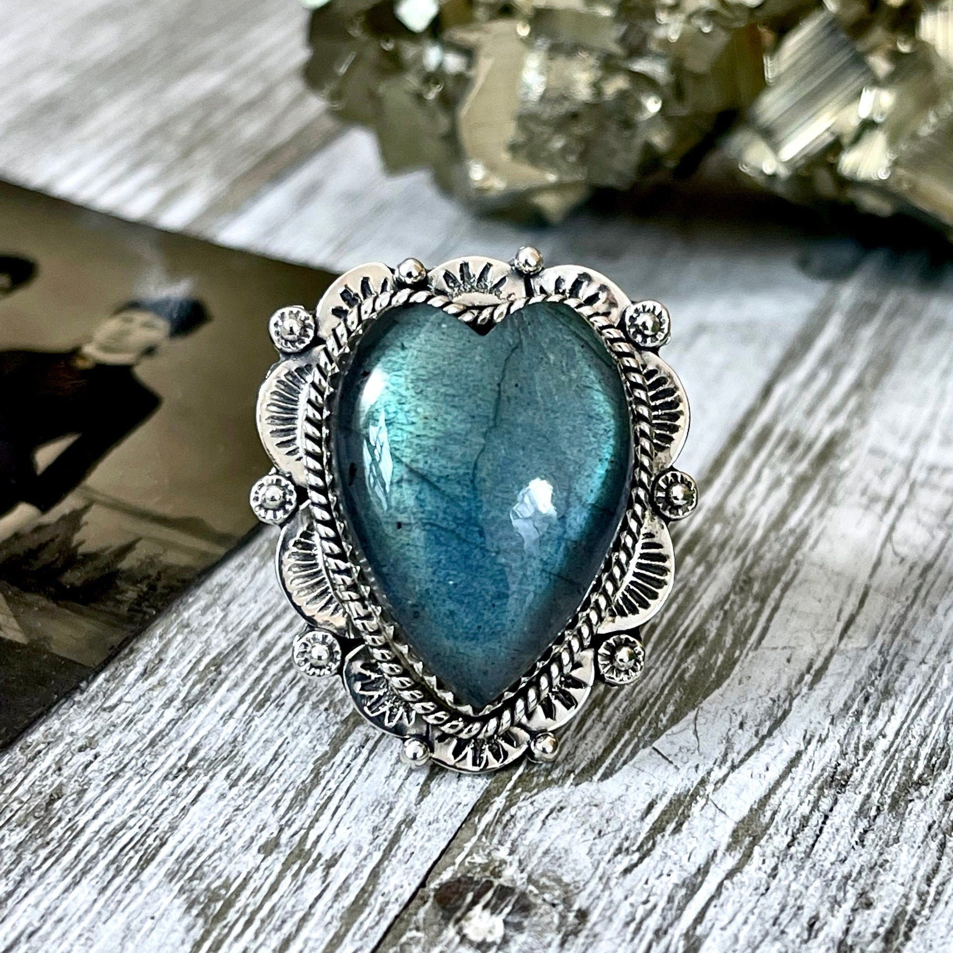 Labradorite Heart Crystal Statement Ring in Sterling Silver 925 - Adjustable to Size 6 7 8 9 - Designed by FOXLARK Collection.