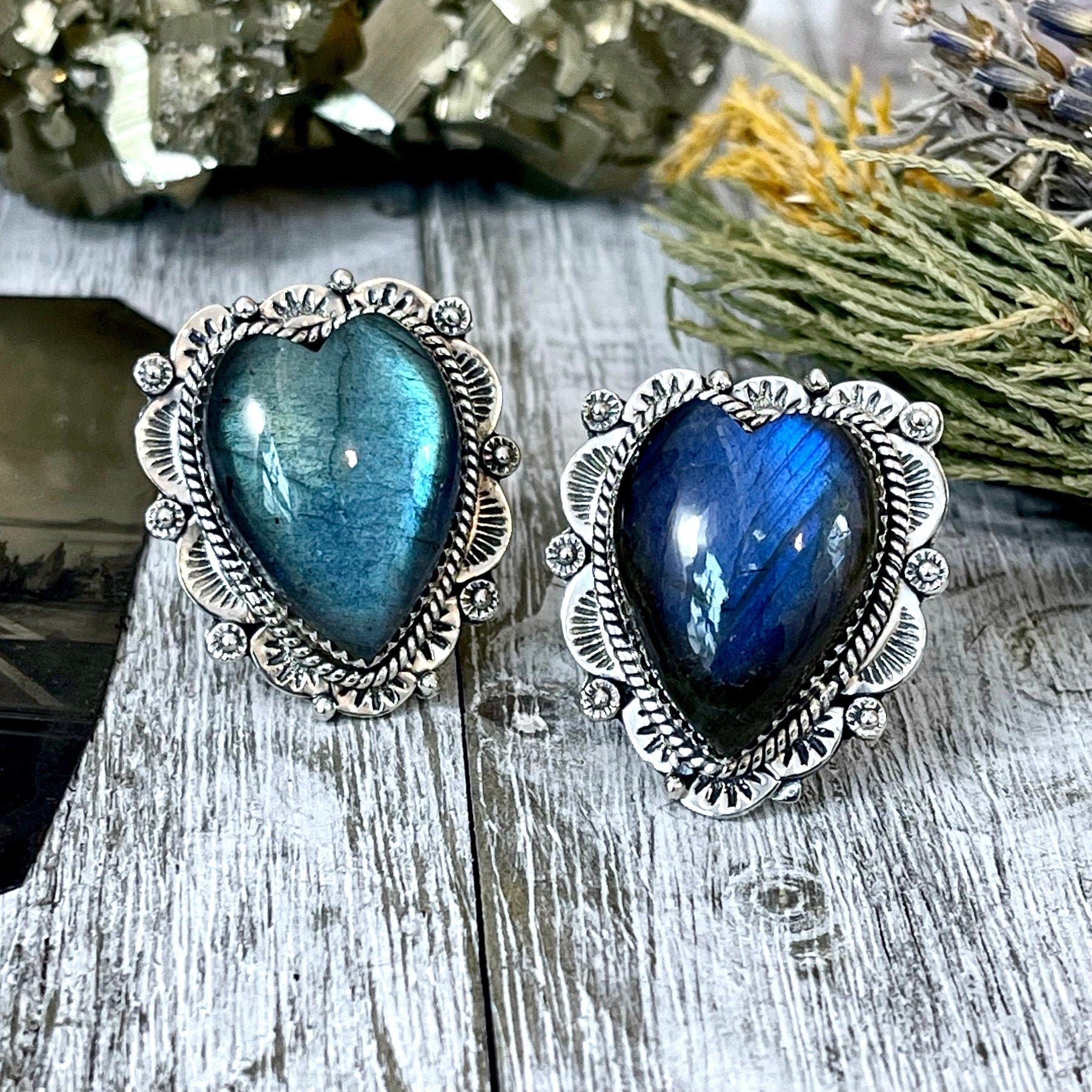 Labradorite Heart Crystal Statement Ring in Sterling Silver 925 - Adjustable to Size 6 7 8 9 - Designed by FOXLARK Collection.